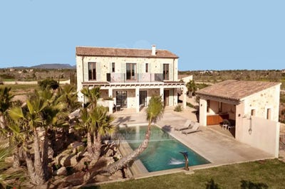 /international/es/cala-llombards-santanyi-balearic-islands-310094485821/