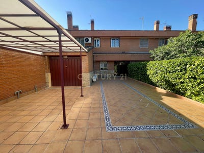 /international/es/alcala-de-henares-madrid-310101206582/?lang=it