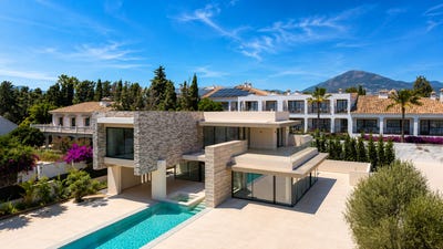 /international/es/private-resort-style-villa-minutes-from-puerto-banus-in-cortijo-blanco-san-pedro-de-alcantara-san-pedro-de-alcantara-cortijo-blanco-malaga-spain-san-pedro-de-alcantara-castile-and-leon-310119568691/