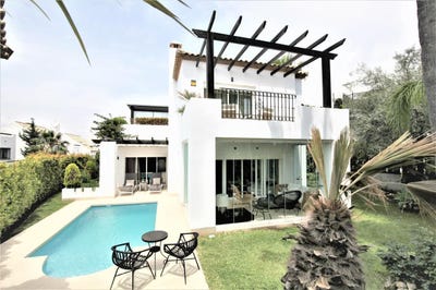 /international/es/marbella-golden-mile-marbella-andalusia-310109075104/