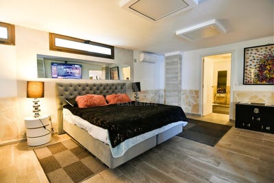 /international/es/calle-manuel-de-falla-25-ibiza-balearic-islands-310106855210/