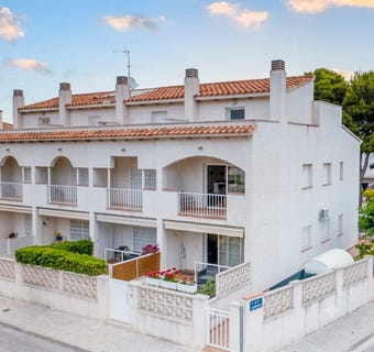 /international/es/carrer-raval-del-torrent-cubelles-catalonia-310109965212/