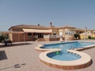 /international/es/catral-a-catral-valencian-community-310108922287/