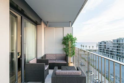 /international/es/carrer-de-la-mar-egea-badalona-catalonia-310093827261/