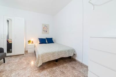 /international/es/carrer-verge-de-l-olivar-torrent-valencian-community-310093856480/