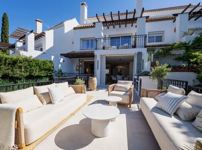 /international/es/marbella-marbella-golden-mile-malaga-spain-marbella-valencian-community-310108862295/