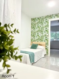 /international/es/calle-granate-sevilla-andalusia-310093853862/