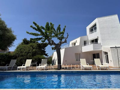 /international/es/es-castell-balearic-islands-310098947096/