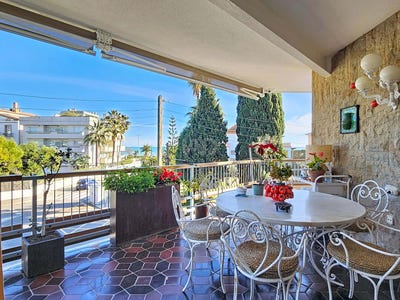 /international/es/avinguda-de-la-mare-de-deu-de-montserrat-sitges-catalonia-310108158345/