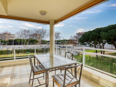 /international/es/castell-platja-d-aro-catalonia-310099566217/