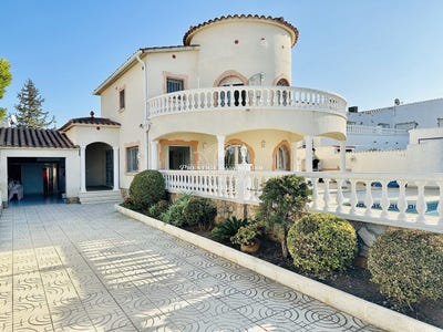 /international/es/castello-d-empuries-catalonia-310103457485/