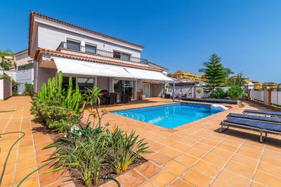 /international/es/puerto-de-santiago-puerto-de-santiago-canary-islands-310101749263/