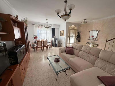 /international/es/avenida-de-la-arboleda-lepe-andalusia-310107737533/