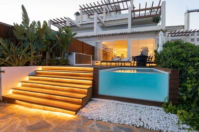 /international/es/stylish-refurbished-apartment-surrounded-by-the-finest-golf-courses-in-les-belvederes-nueva-andalucia-marbella-nueva-andalucia-malaga-spain-marbella-valencian-community-310108407361/