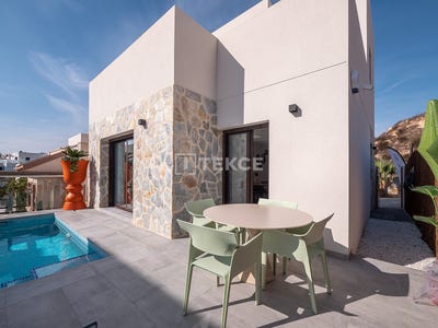 /international/es/algorfa-castillo-de-montemar-alicante-valencian-community-120092068933/