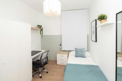 /international/es/carrer-olimpia-arozena-torres-valencia-valencian-community-310108644814/