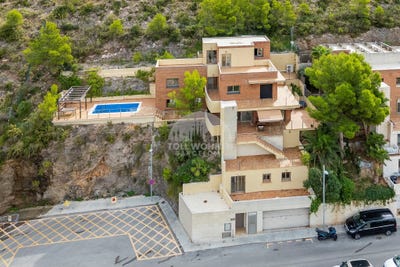 /international/es/calle-eramprunya-castelldefels-catalonia-310102635884/