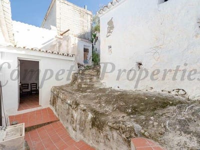 /international/es/canillas-de-aceituno-andalusia-310100736359/