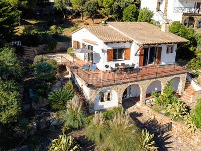 /international/es/castell-platja-d-aro-catalonia-310106912886/