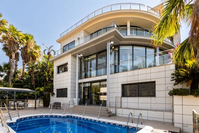 /international/es/carrer-d-eramprunya-sitges-catalonia-310109358819/