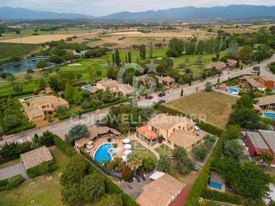 /international/es/girona-peralada-peralada-girona-peralada-peralada-girona-peralada-catalonia-310104459949/