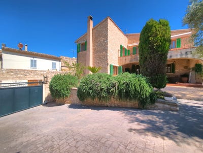 /international/es/carrer-de-ses-tres-creus-23-07230-montuiri-illes-balears-spain-montuiri-balearic-islands-310101732034/