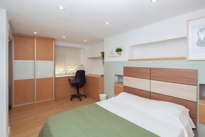 /international/es/carrer-de-dalt-de-la-mar-valencia-valencian-community-310095472396/