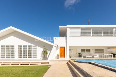 /international/es/valencina-de-la-concepcion-andalusia-310100638910/
