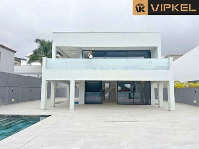 /international/es/santa-cruz-de-tenerife-canary-islands-310106405153/