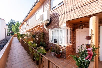 /international/es/calle-de-san-lorenzo-colmenarejo-madrid-310108758114/