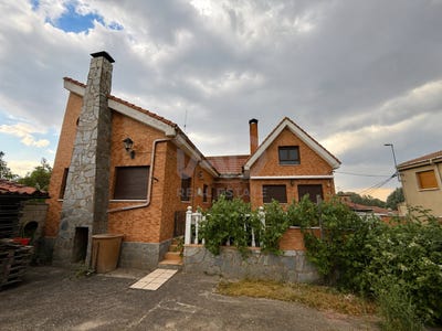 /international/es/calle-las-cuevas-santovenia-de-la-valdoncina-castile-and-leon-310108991393/