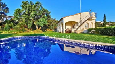 /international/es/castell-platja-d-aro-catalonia-310100761686/?lang=it