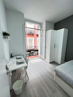 /international/es/calle-de-la-luna-madrid-madrid-310093866515/