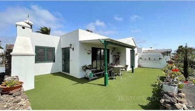 /international/es/yaiza-canary-islands-120094144989/