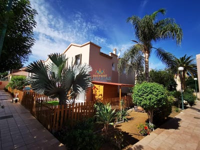 /international/es/san-bartolome-de-tirajana-canary-islands-310105829583/