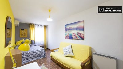 /international/es/alcala-de-henares-madrid-310108559282/
