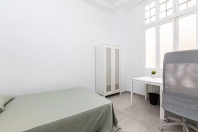 /international/es/carrer-martinez-cubells-valencia-valencian-community-310108894267/