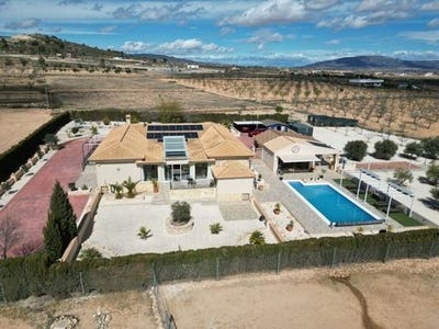 /international/es/pinoso-madrid-310100860651/