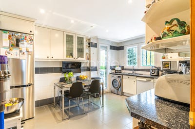 /international/es/roble-madrid-madrid-120088578474/?lang=en