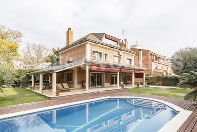 /international/es/esplugues-de-llobregat-catalonia-310100874137/