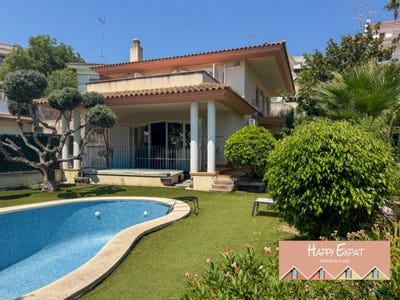 /international/es/levantina-montgavina-quintmar-sitges-catalonia-310108211720/