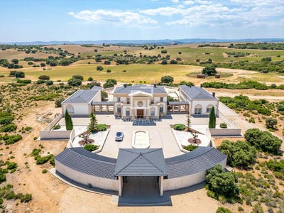 /international/es/lezuza-castile-la-mancha-310100058938/