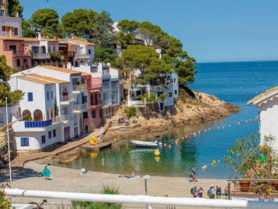 /international/es/begur-catalonia-310108318032/?lang=th