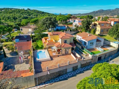 /international/es/castell-platja-d-aro-catalonia-310108929645/