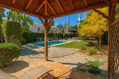 /international/es/cuevas-del-almanzora-cuevas-centro-almeria-andalusia-310109718646/