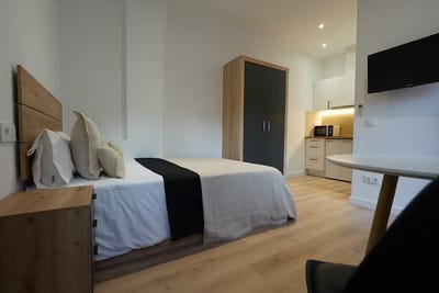 /international/es/ronda-de-sant-pere-barcelona-catalonia-310096780067/