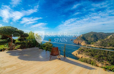 /international/es/tossa-de-mar-catalonia-310098739059/