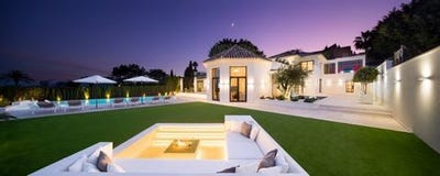 /international/es/marbella-nueva-andalucia-malaga-spain-marbella-andalusia-310109079517/?lang=de