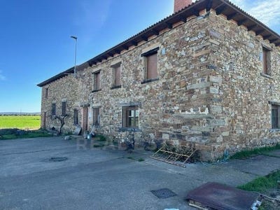 /international/es/lg-robledo-v-robledo-v-destriana-castile-and-leon-310107941911/