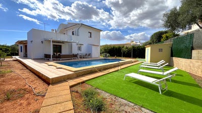 /international/es/carrer-del-serra-15-07670-felanitx-illes-balears-spain-felanitx-balearic-islands-310101732100/